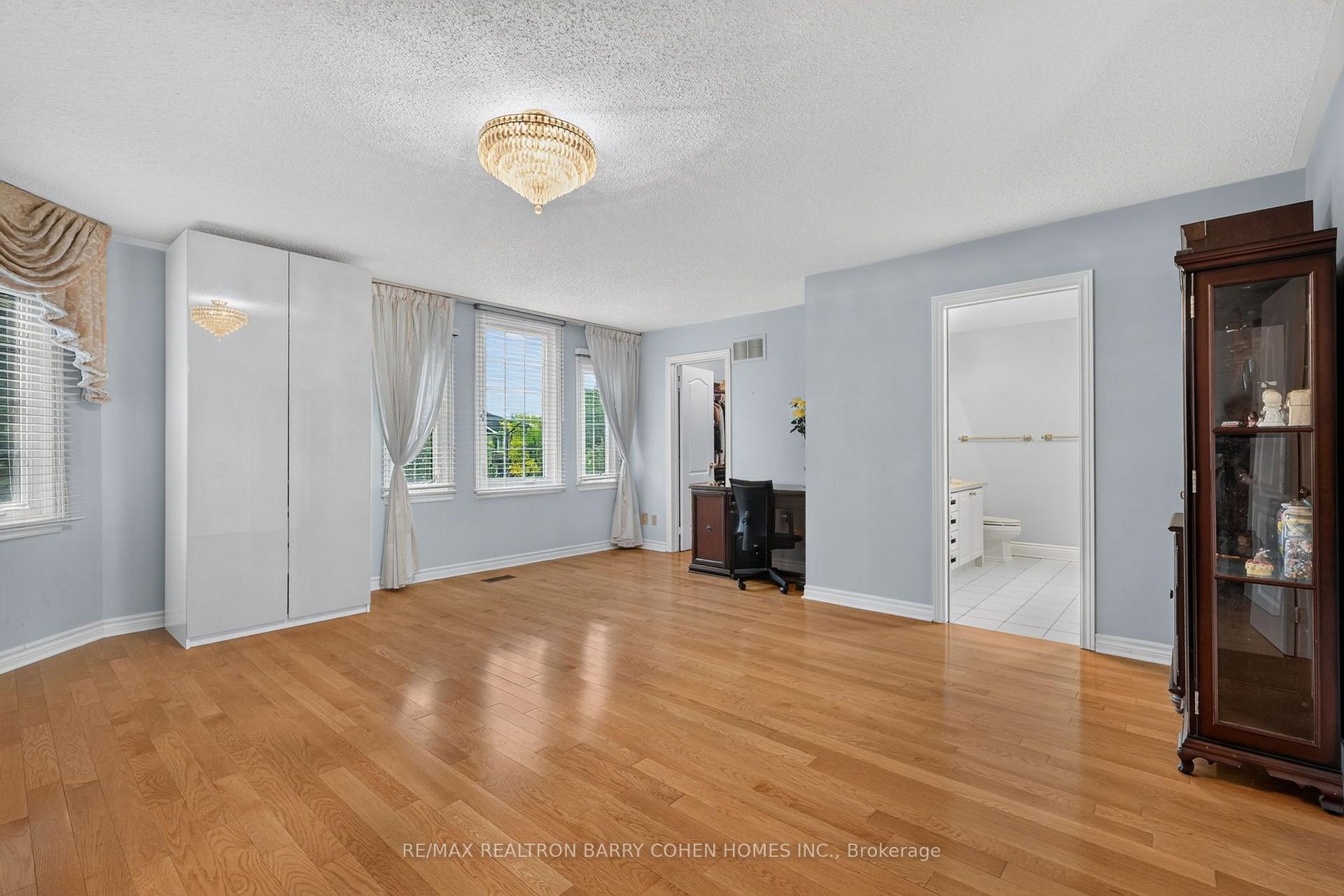 Photo 11 of 50 Oakhurst Drive, Vaughan, Beverley Glen — HOMEH