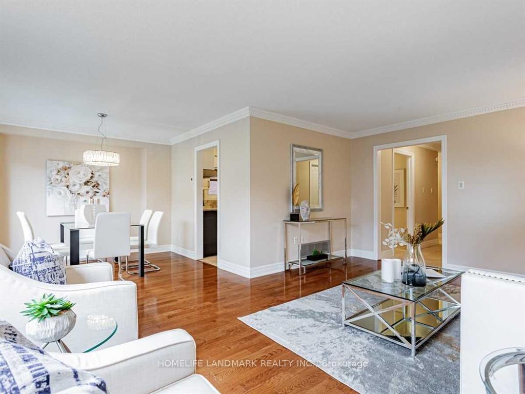 Photo 4 of 49 Chelwood Drive, Vaughan, Brownridge — HOMEH