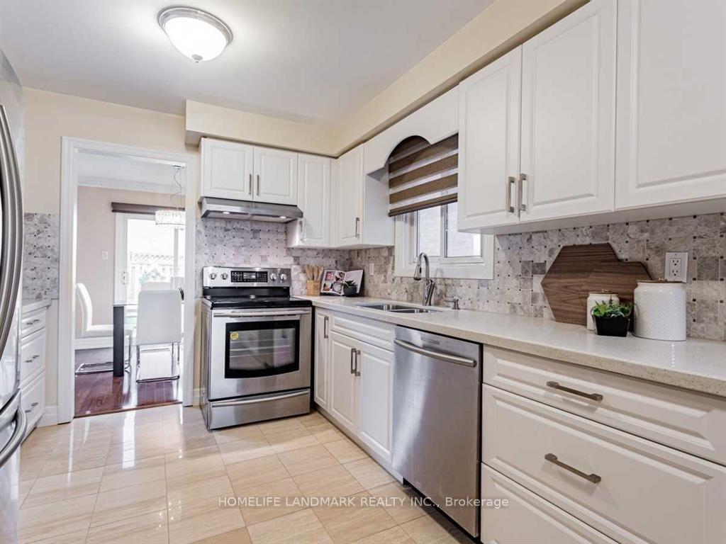 Photo 8 of 49 Chelwood Drive, Vaughan, Brownridge — HOMEH