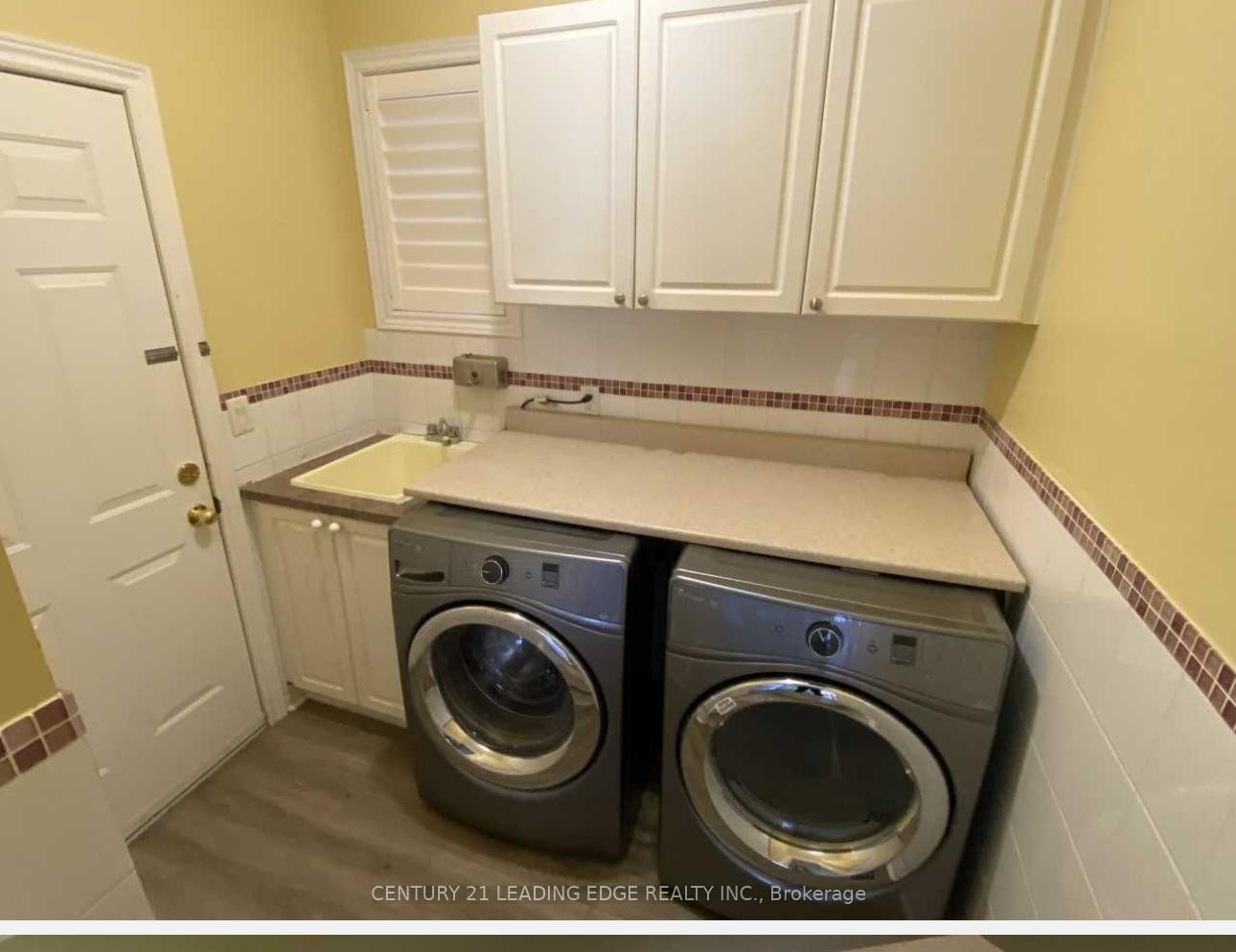 Photo 5 of 552 Melville Avenue, Vaughan, Maple — HOMEH