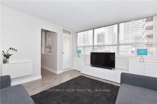 Photo 4 of Unit 1107, 30 Gloucester Street, Toronto, Church-Yonge Corridor — HOMEH