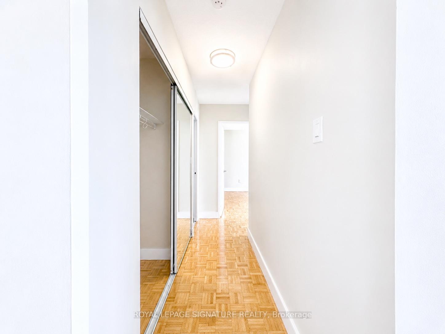Photo 4 of Unit 410, 666 Spadina Avenue, Toronto, University — HOMEH