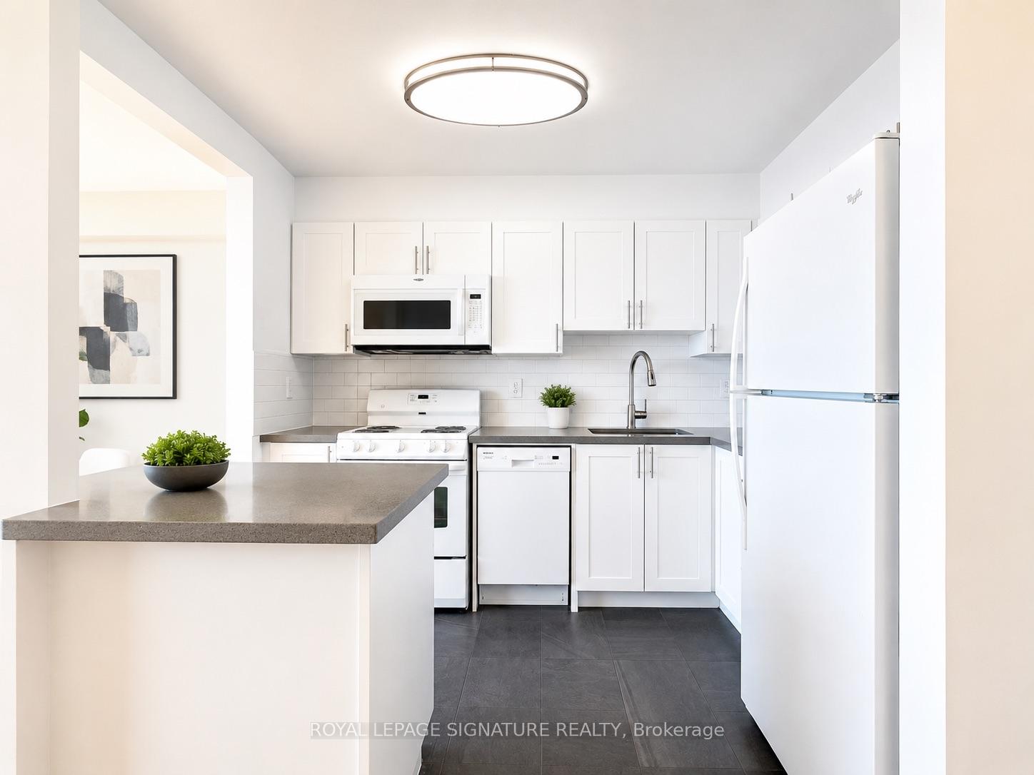 Photo 7 of Unit 410, 666 Spadina Avenue, Toronto, University — HOMEH