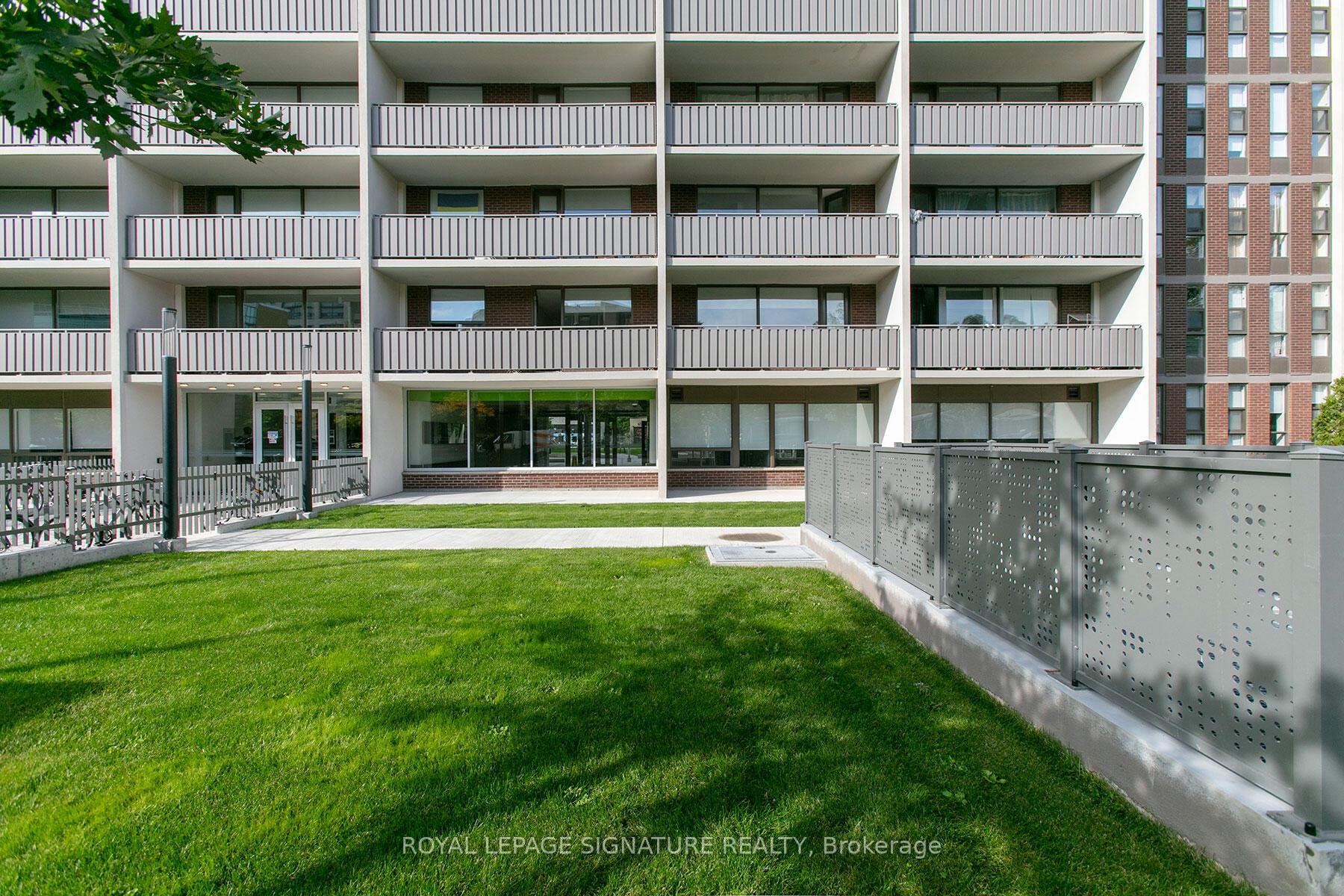 Photo 13 of Unit 410, 666 Spadina Avenue, Toronto, University — HOMEH