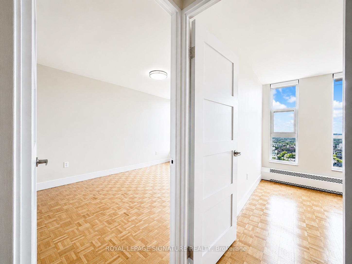 Photo 19 of Unit 410, 666 Spadina Avenue, Toronto, University — HOMEH