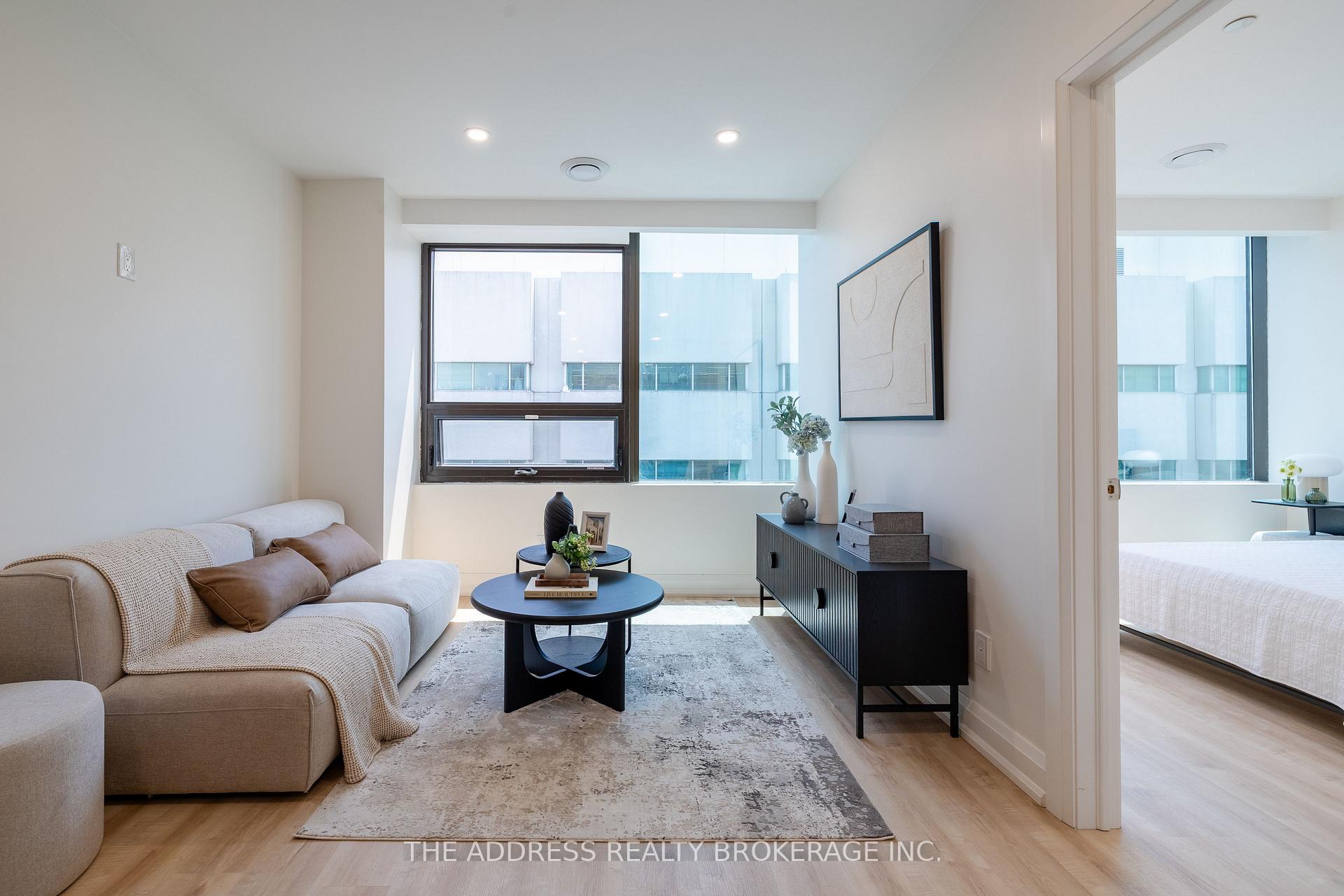 Photo 6 of Unit 409, 40 King Street W, Oshawa, Central — HOMEH