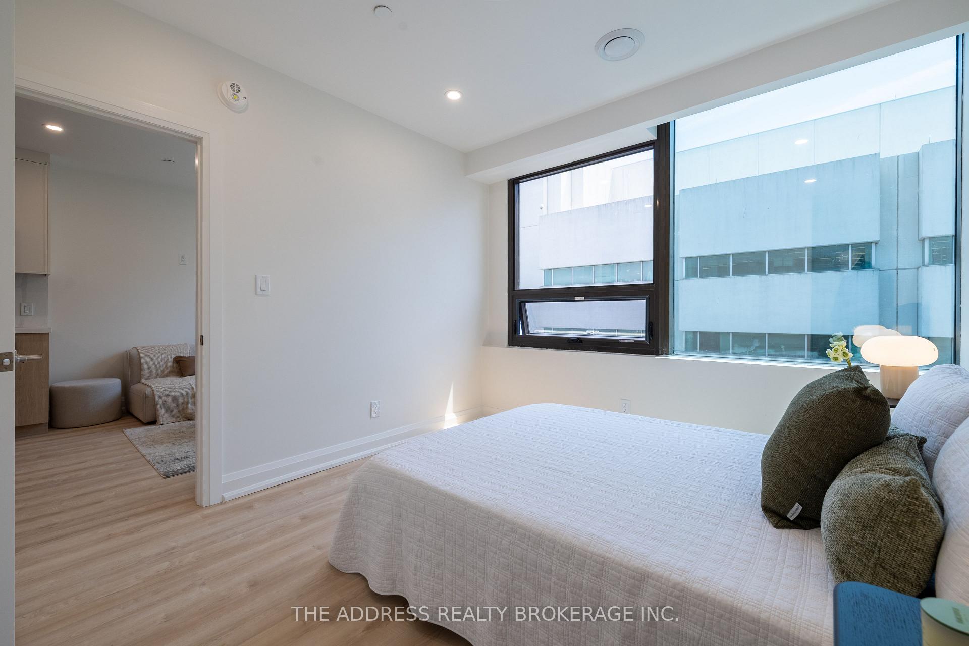 Photo 13 of Unit 409, 40 King Street W, Oshawa, Central — HOMEH