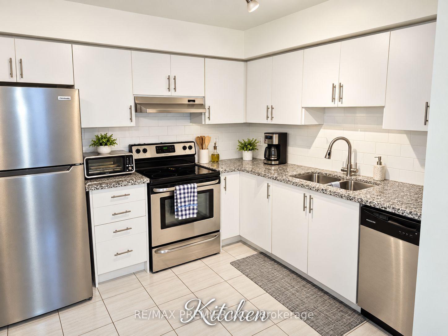 Photo 6 of Unit D06, 26 Bruce Street, Vaughan, East Woodbridge — HOMEH