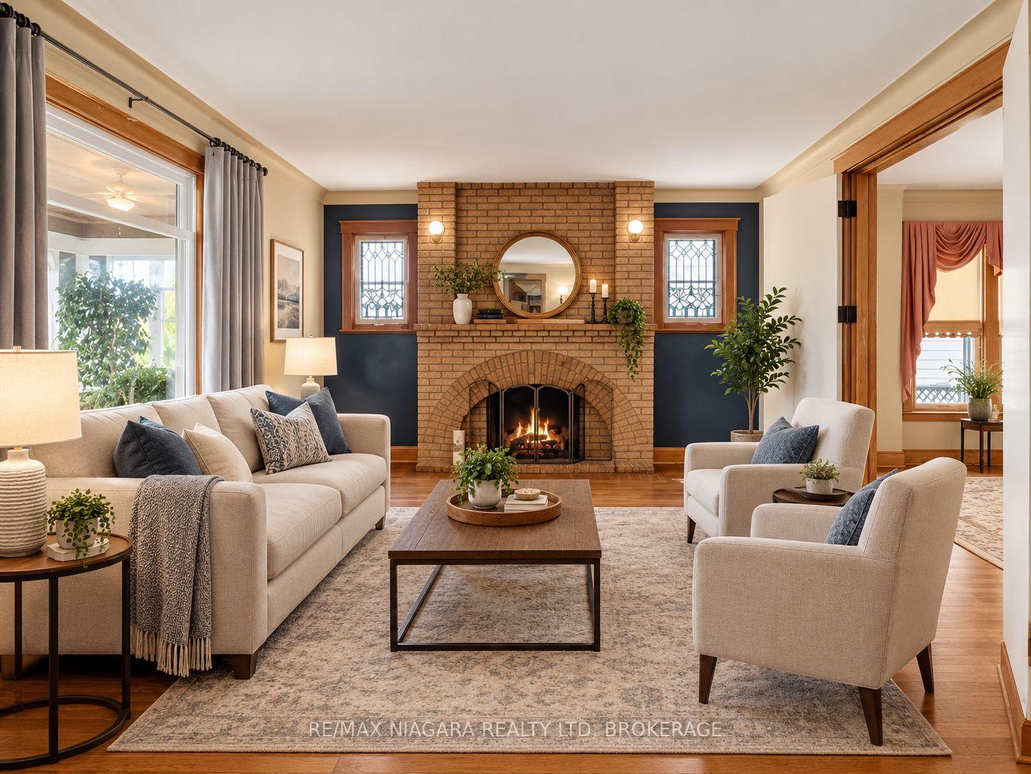 Photo 4 of 4758 Ryerson Crescent, Niagara Falls, Downtown — HOMEH