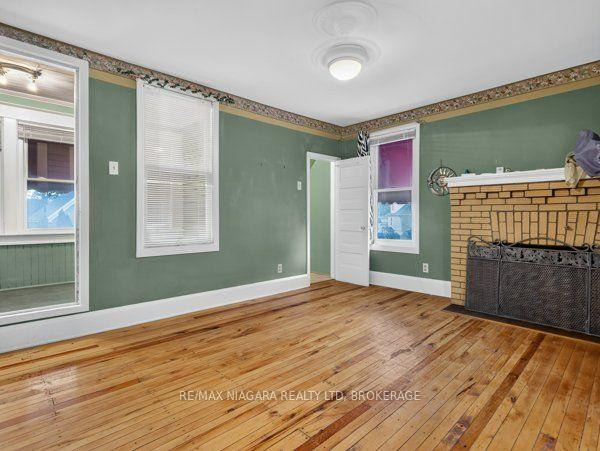 Photo 11 of 4758 Ryerson Crescent, Niagara Falls, Downtown — HOMEH