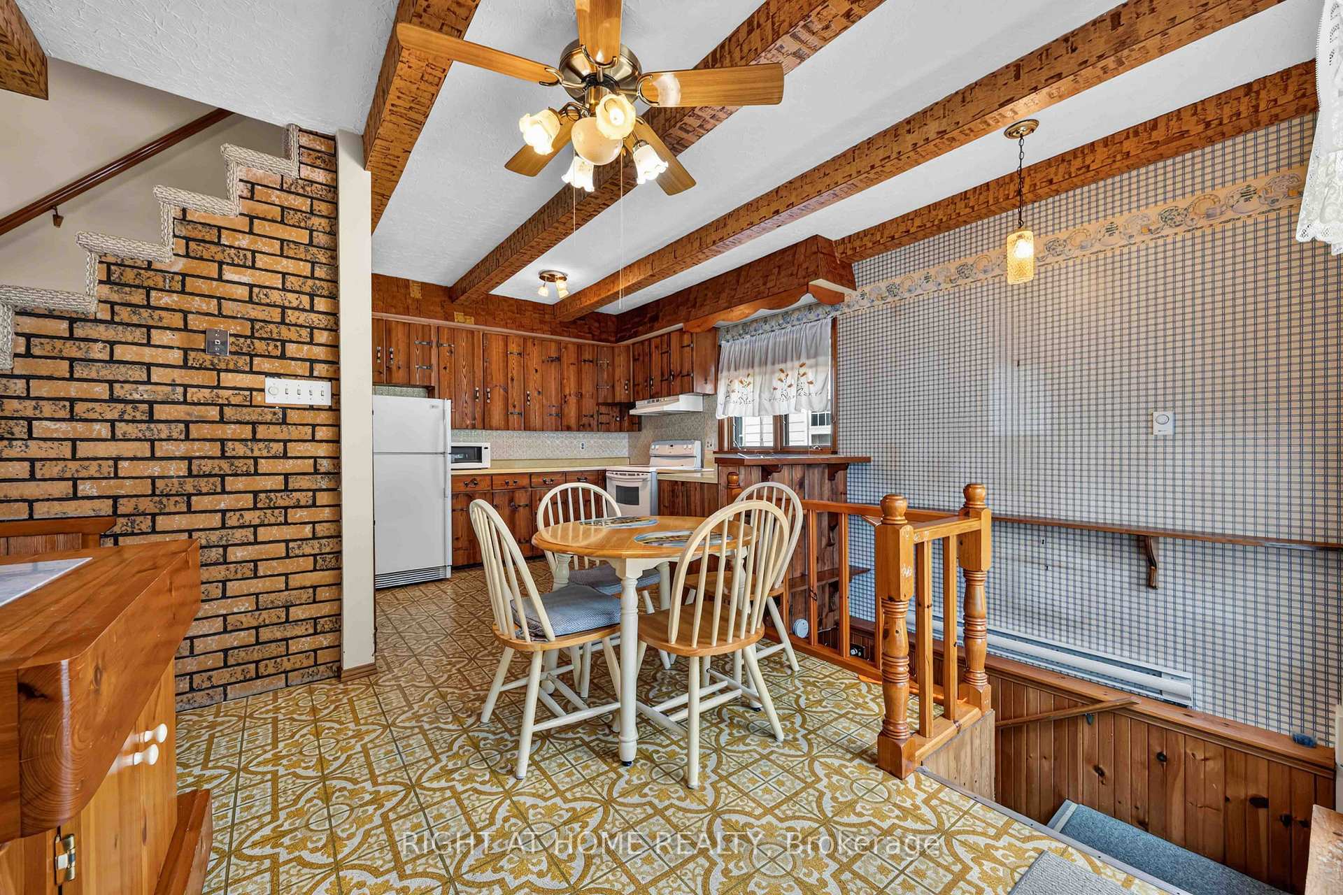 Photo 8 of 208 Ross Avenue, Sarnia — HOMEH