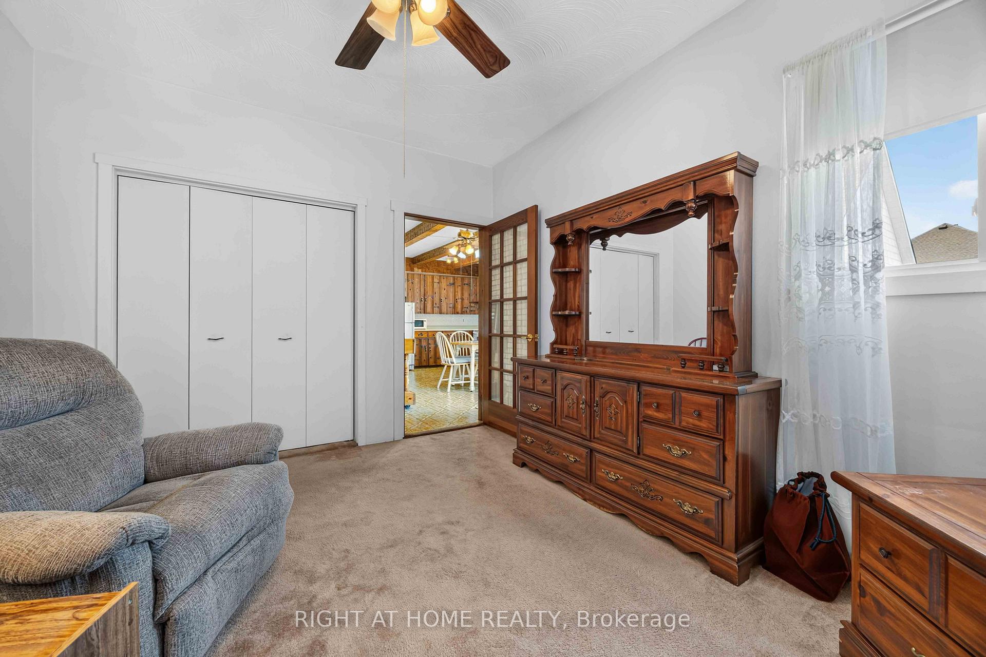 Photo 13 of 208 Ross Avenue, Sarnia — HOMEH