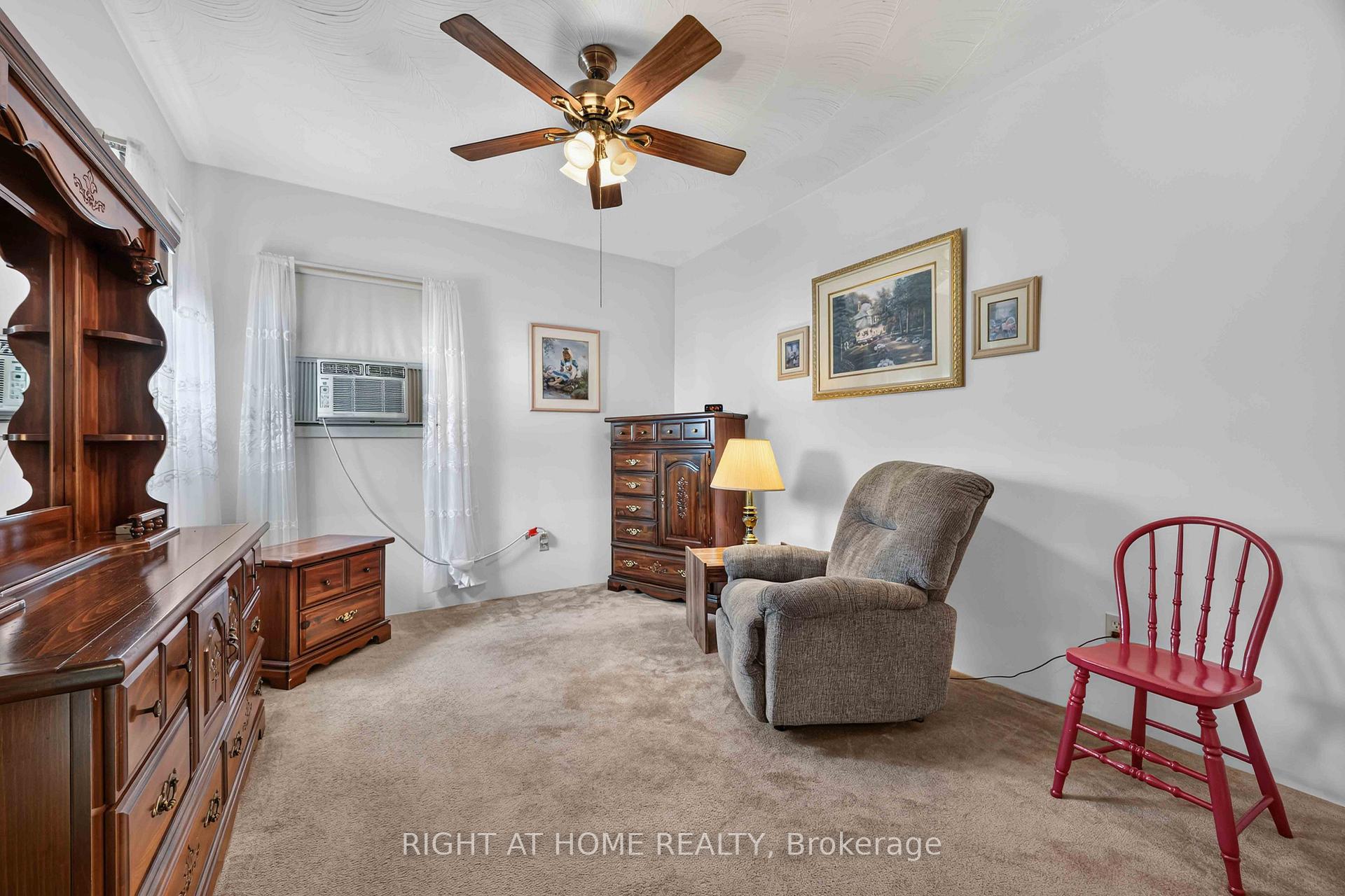 Photo 14 of 208 Ross Avenue, Sarnia — HOMEH