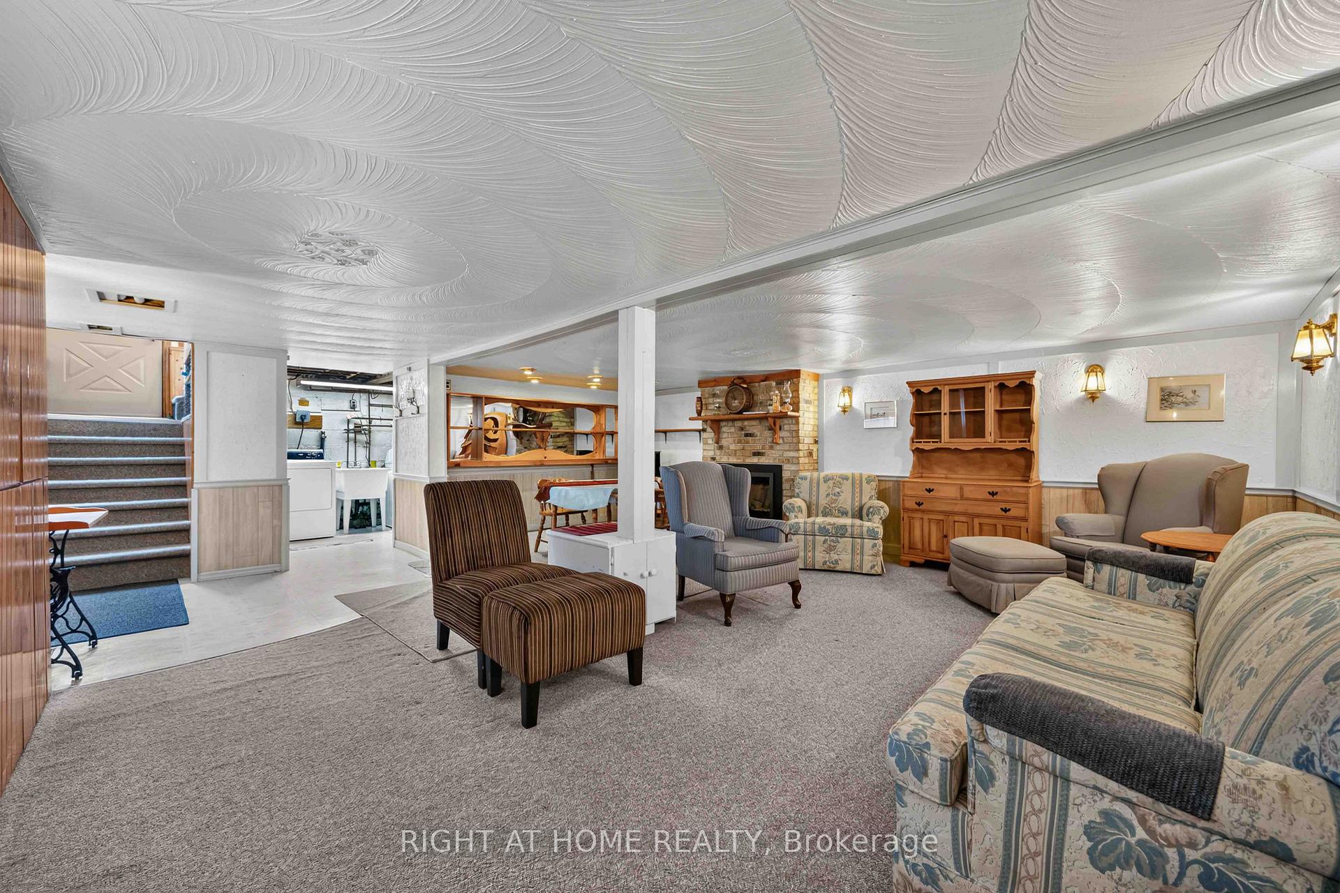 Photo 24 of 208 Ross Avenue, Sarnia — HOMEH
