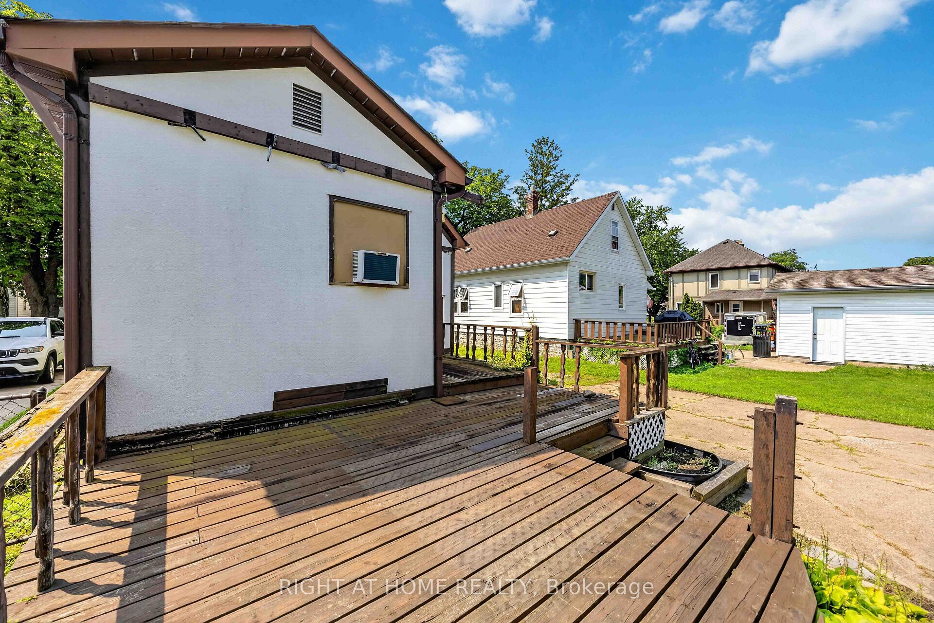 Photo 27 of 208 Ross Avenue, Sarnia — HOMEH
