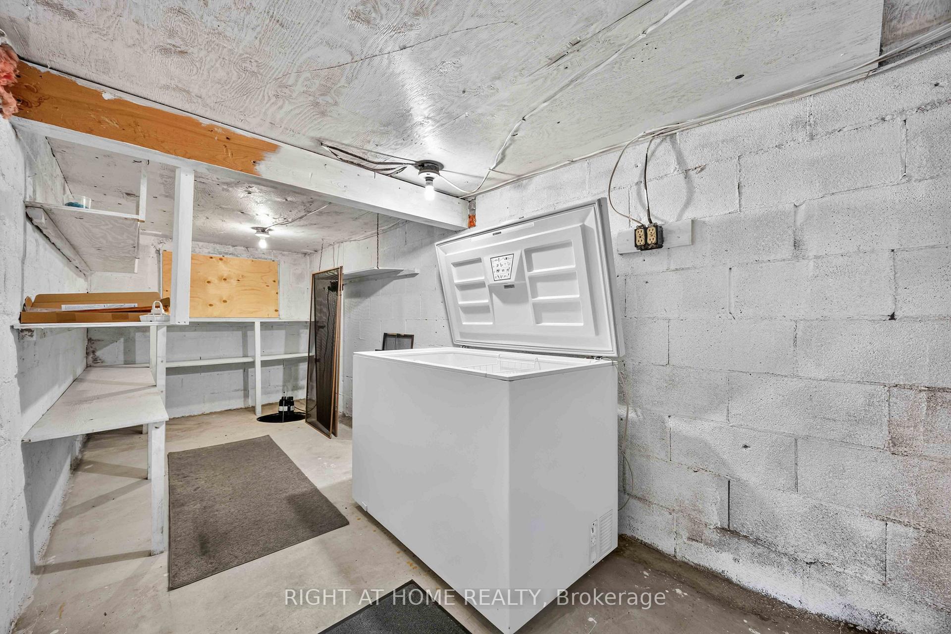 Photo 29 of 208 Ross Avenue, Sarnia — HOMEH