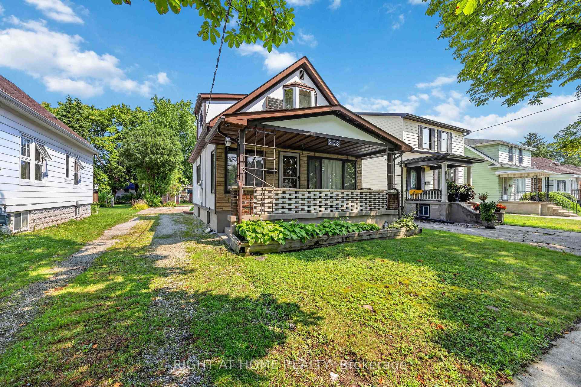 Photo 31 of 208 Ross Avenue, Sarnia — HOMEH
