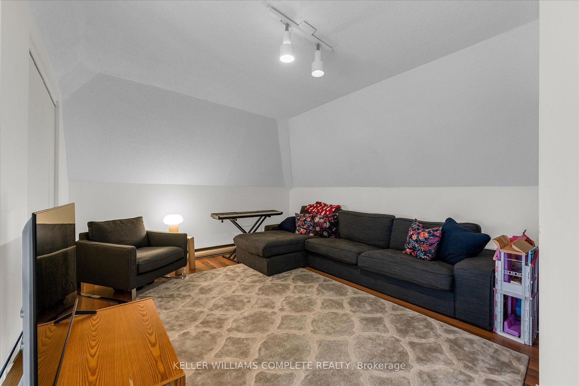 Photo 28 of 52 Fairmount Avenue, Hamilton, Kirkendall — HOMEH
