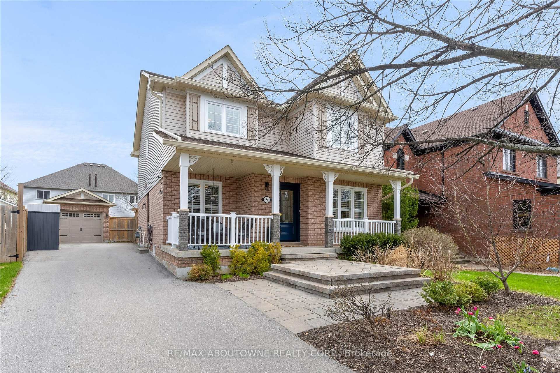 Photo 2 of 84 Fellowes Crescent, Hamilton, Waterdown — HOMEH