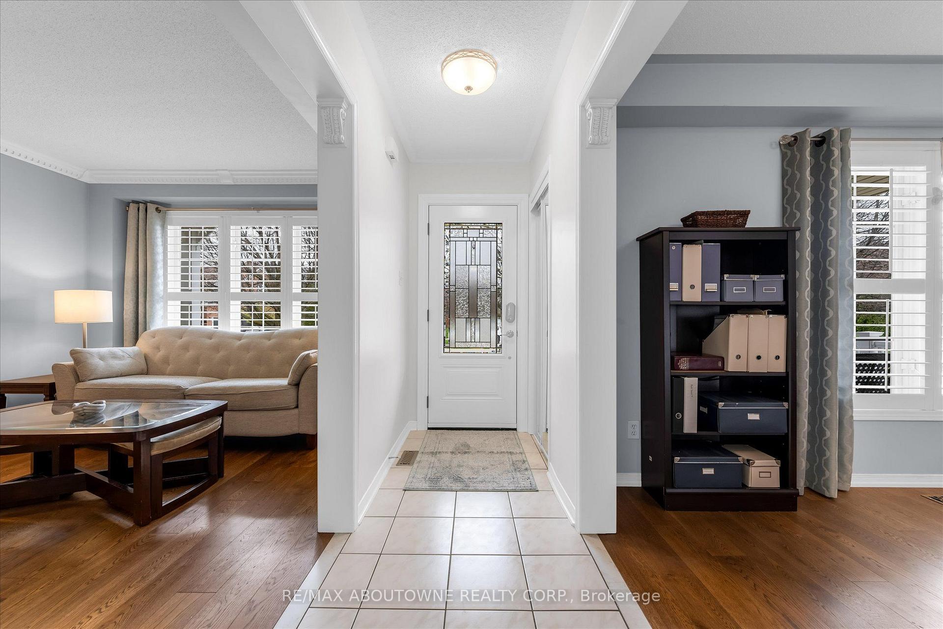 Photo 5 of 84 Fellowes Crescent, Hamilton, Waterdown — HOMEH