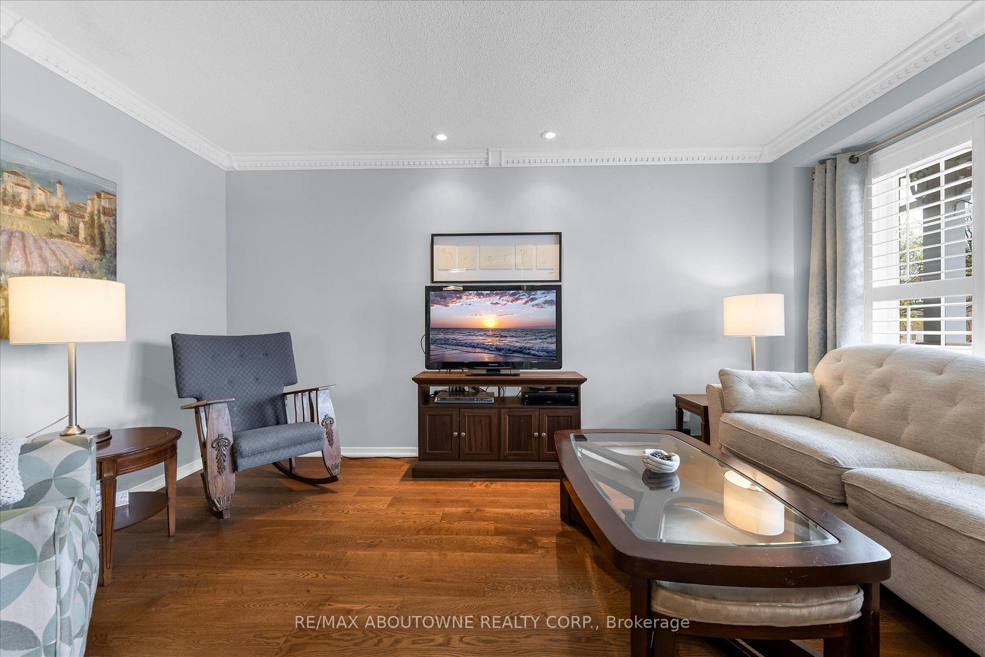 Photo 7 of 84 Fellowes Crescent, Hamilton, Waterdown — HOMEH