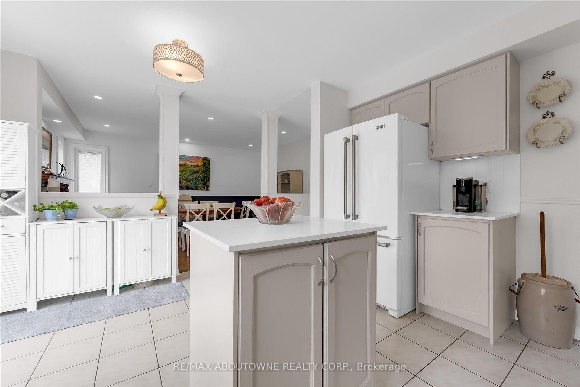 Photo 13 of 84 Fellowes Crescent, Hamilton, Waterdown — HOMEH