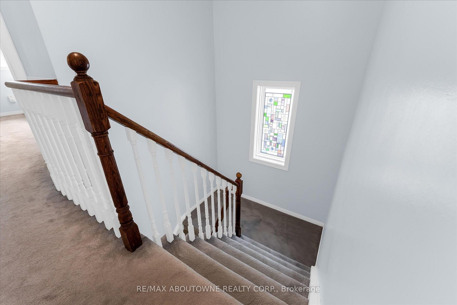 Photo 19 of 84 Fellowes Crescent, Hamilton, Waterdown — HOMEH