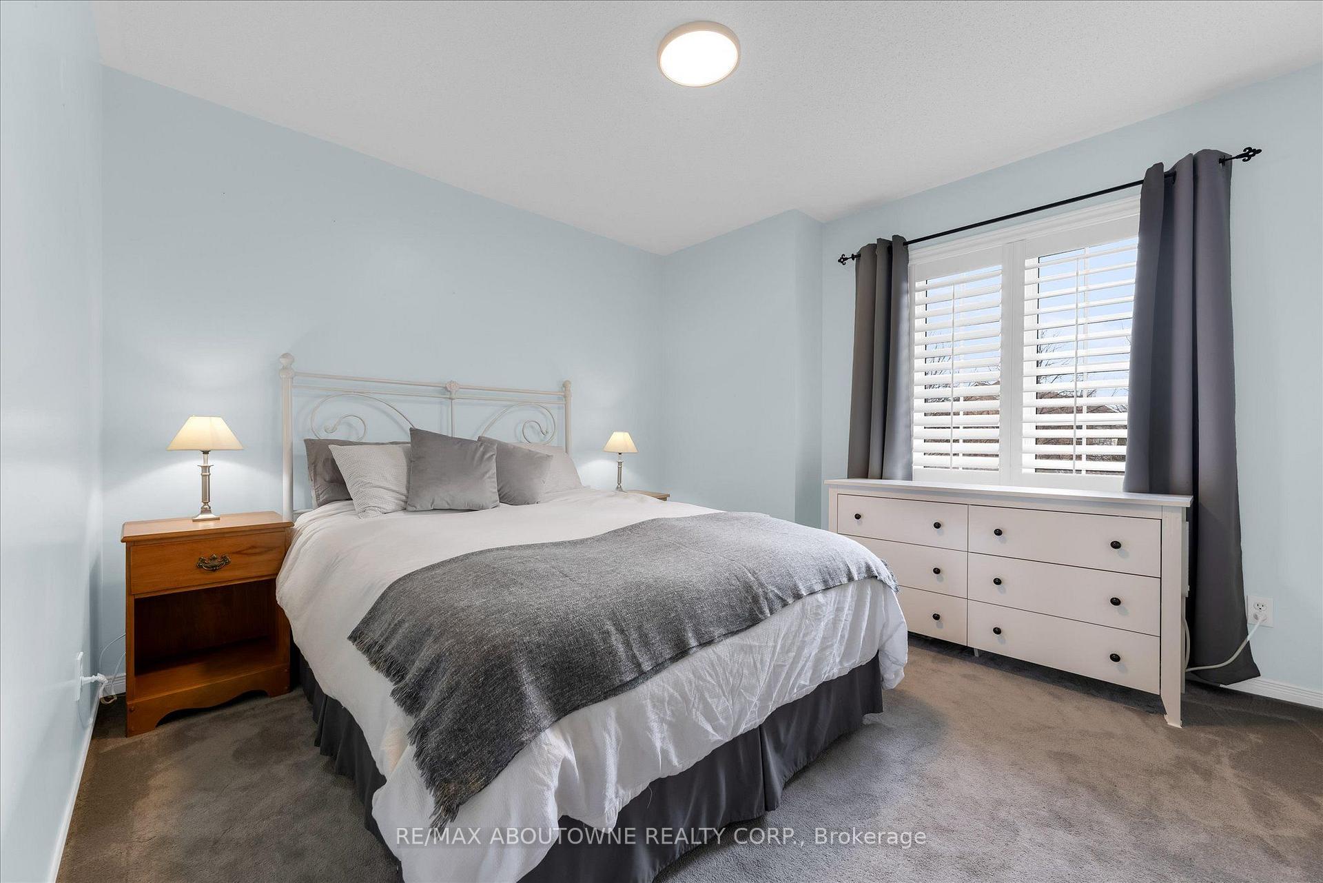 Photo 24 of 84 Fellowes Crescent, Hamilton, Waterdown — HOMEH