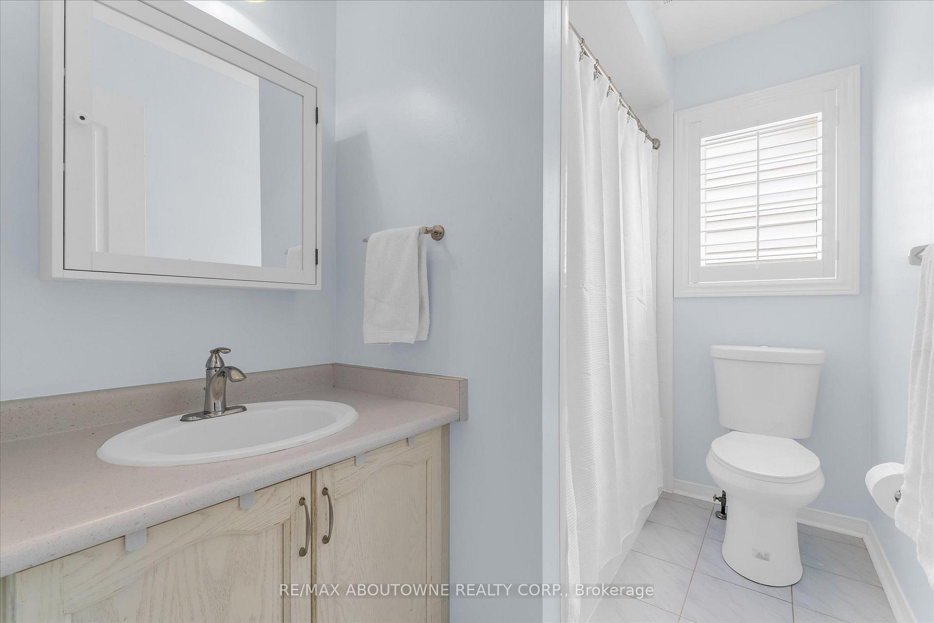 Photo 29 of 84 Fellowes Crescent, Hamilton, Waterdown — HOMEH