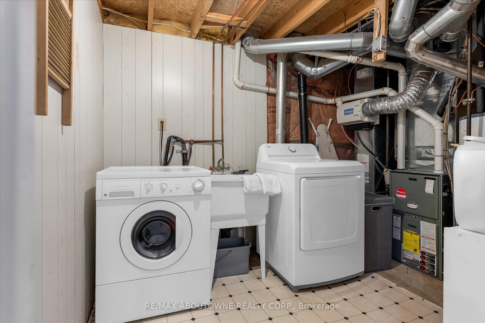 Photo 35 of 84 Fellowes Crescent, Hamilton, Waterdown — HOMEH