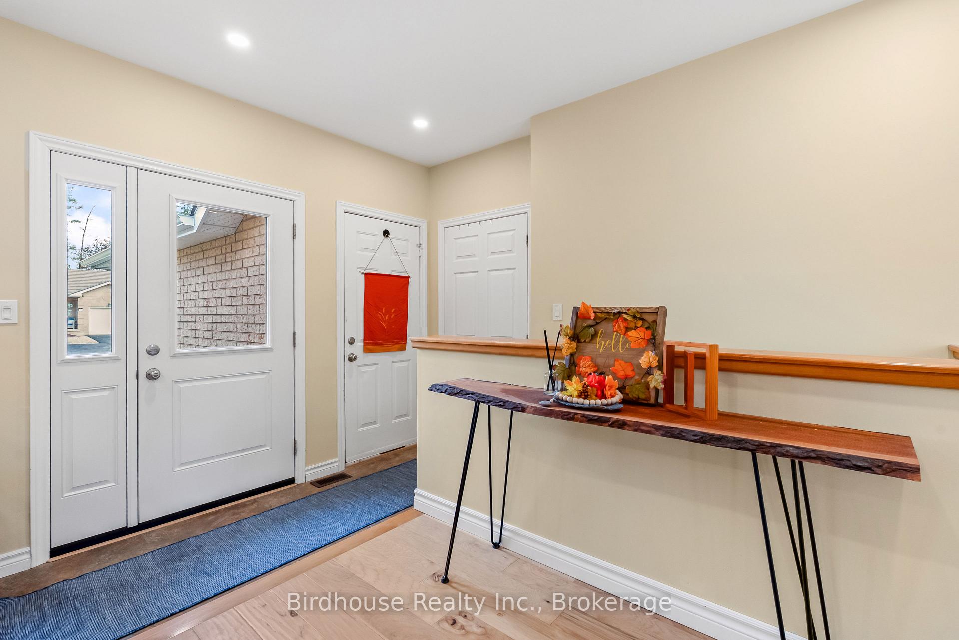Photo 5 of 25 Kirkconnell Road, Kawartha Lakes, Lindsay — HOMEH