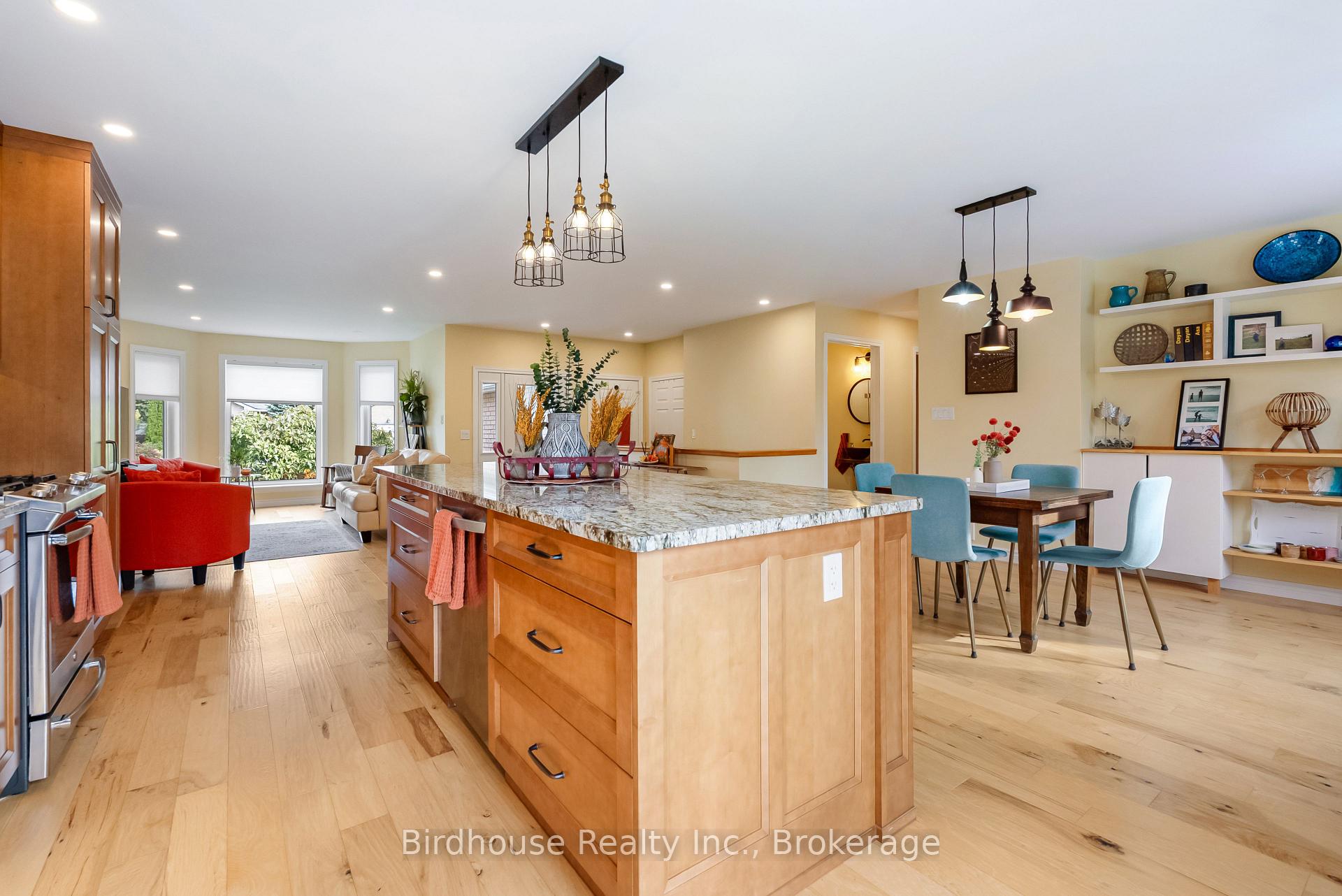 Photo 14 of 25 Kirkconnell Road, Kawartha Lakes, Lindsay — HOMEH