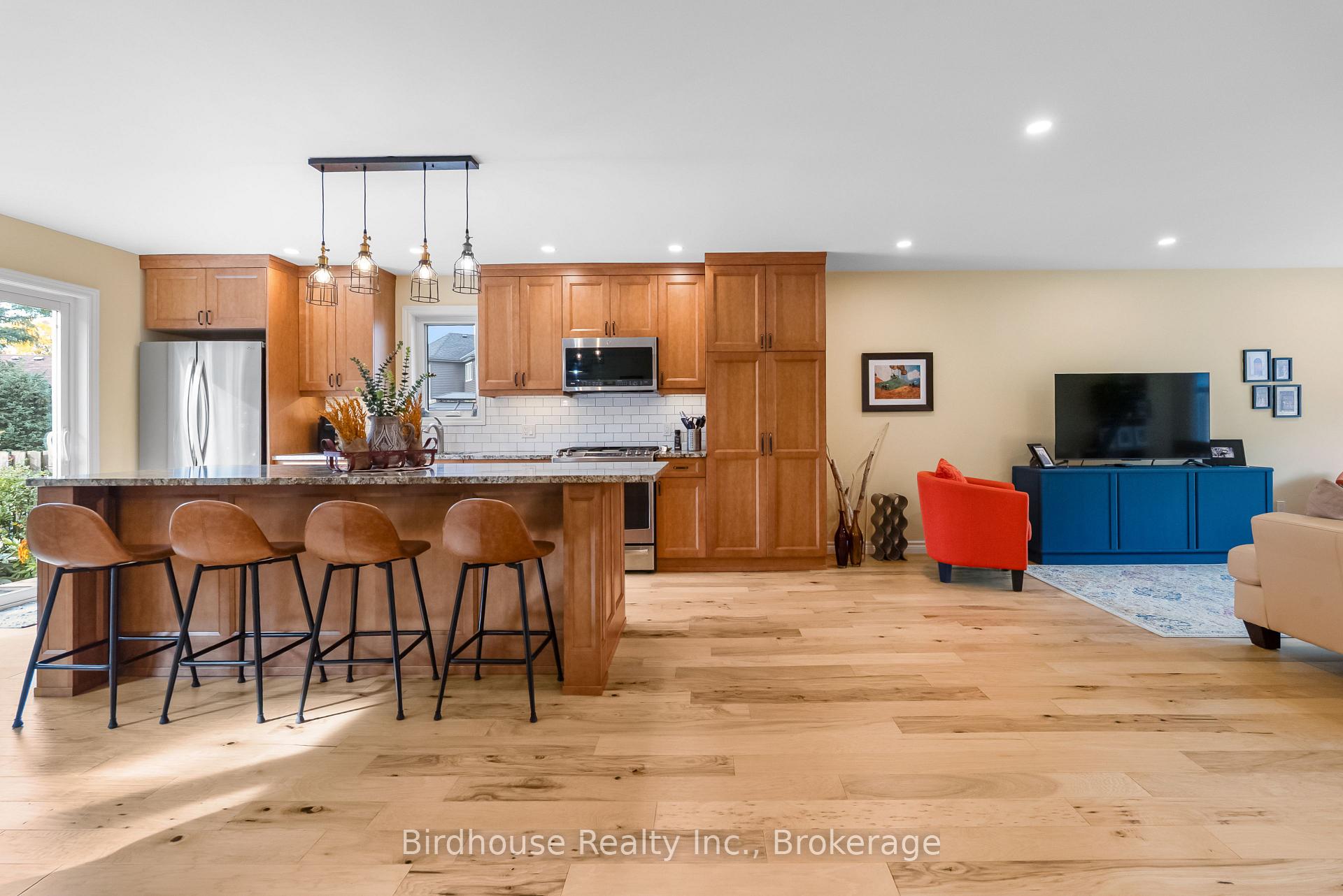 Photo 18 of 25 Kirkconnell Road, Kawartha Lakes, Lindsay — HOMEH
