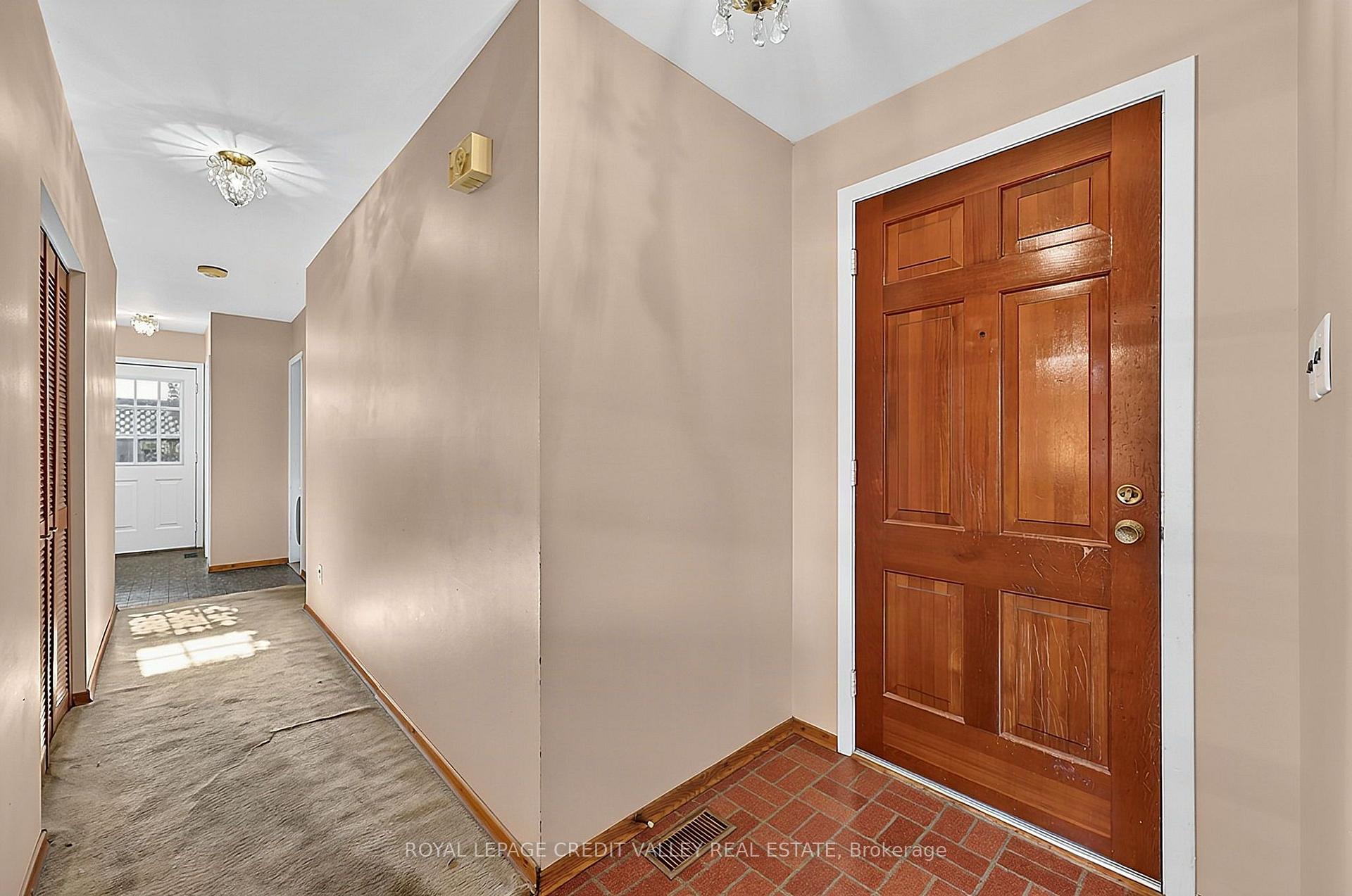 Photo 7 of 30 Palgrave Crescent, Brampton, Brampton East — HOMEH