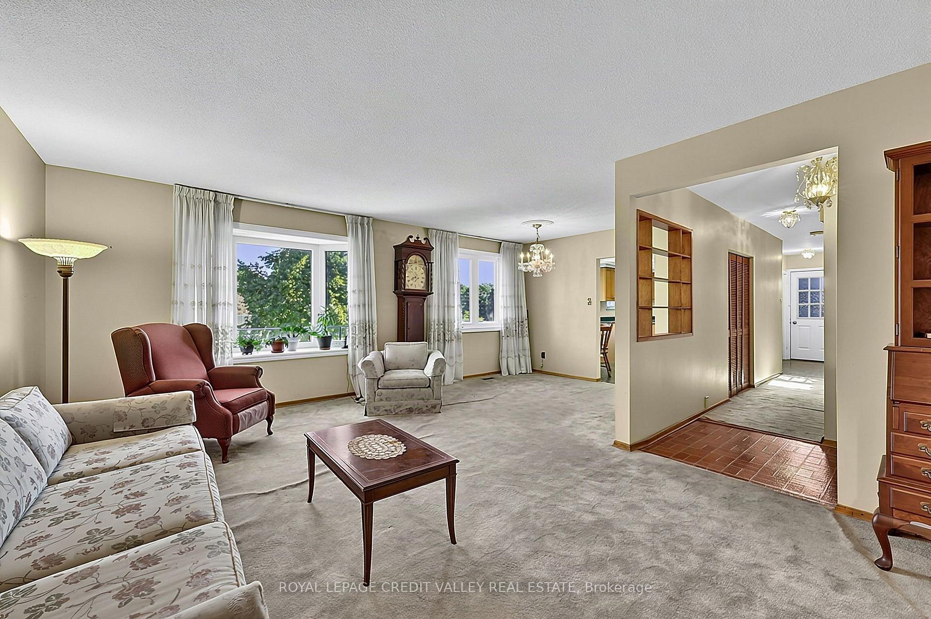 Photo 11 of 30 Palgrave Crescent, Brampton, Brampton East — HOMEH