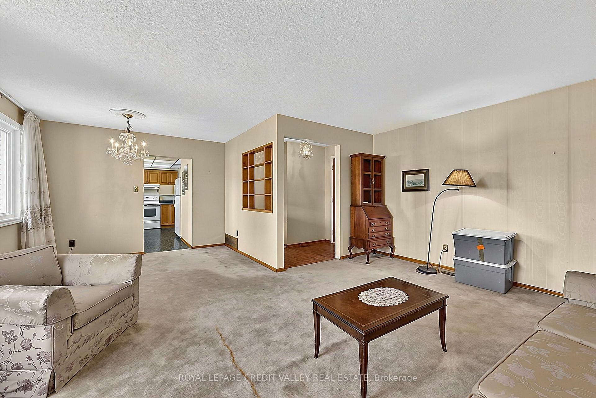 Photo 12 of 30 Palgrave Crescent, Brampton, Brampton East — HOMEH