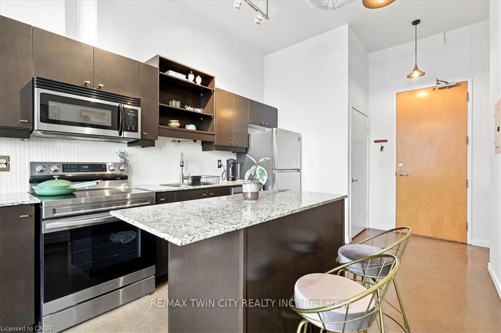 Photo 6 of Unit 408, 410 King Street W, Kitchener, City Commercial Core — HOMEH