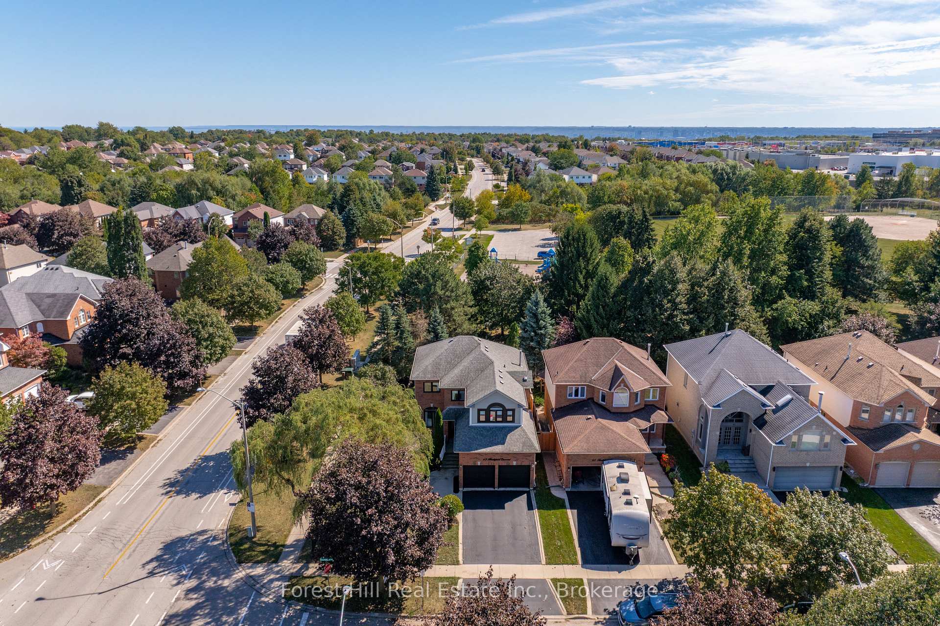 Photo 2 of 65 Heathfield Crescent, Hamilton, Waterdown — HOMEH