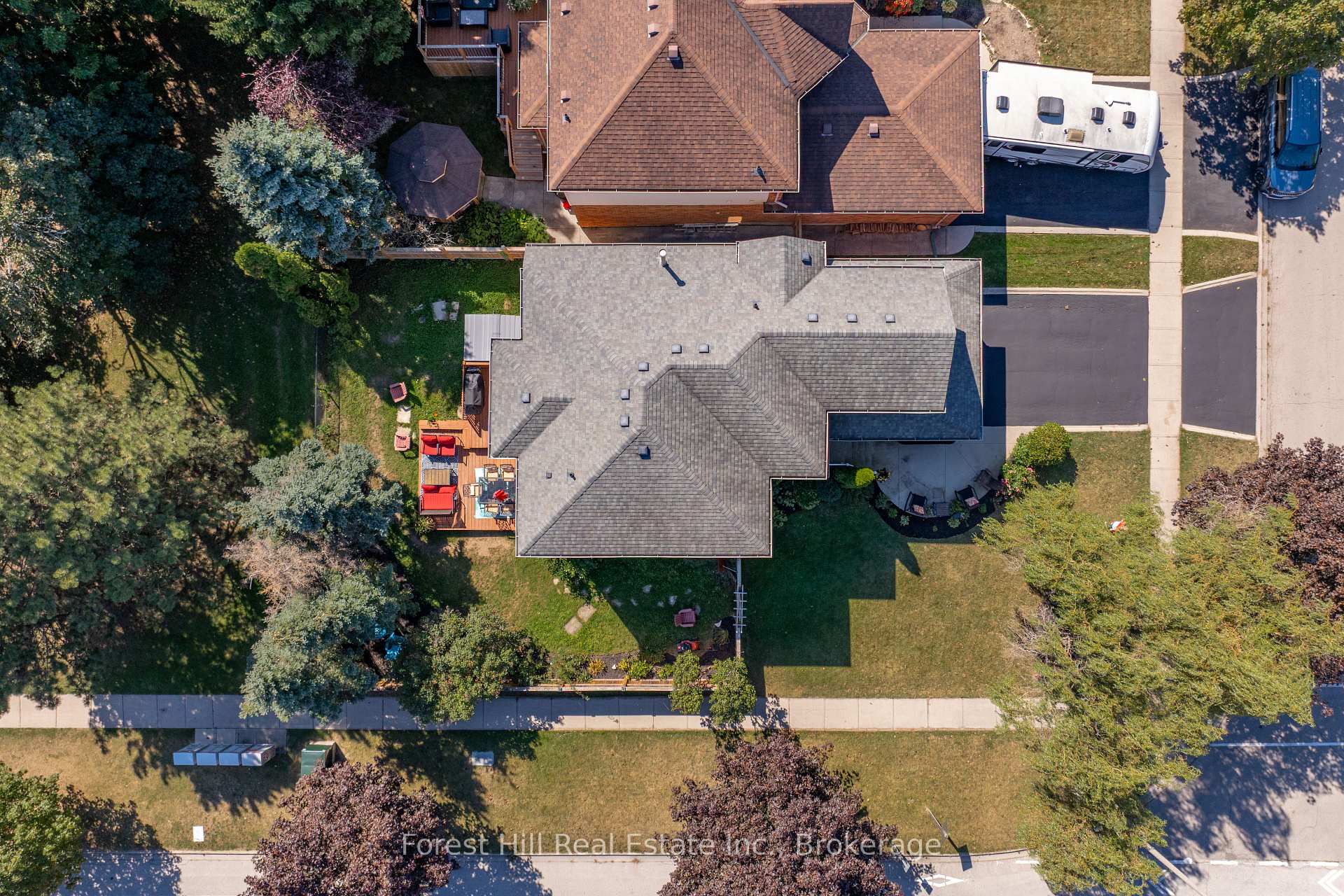 Photo 3 of 65 Heathfield Crescent, Hamilton, Waterdown — HOMEH