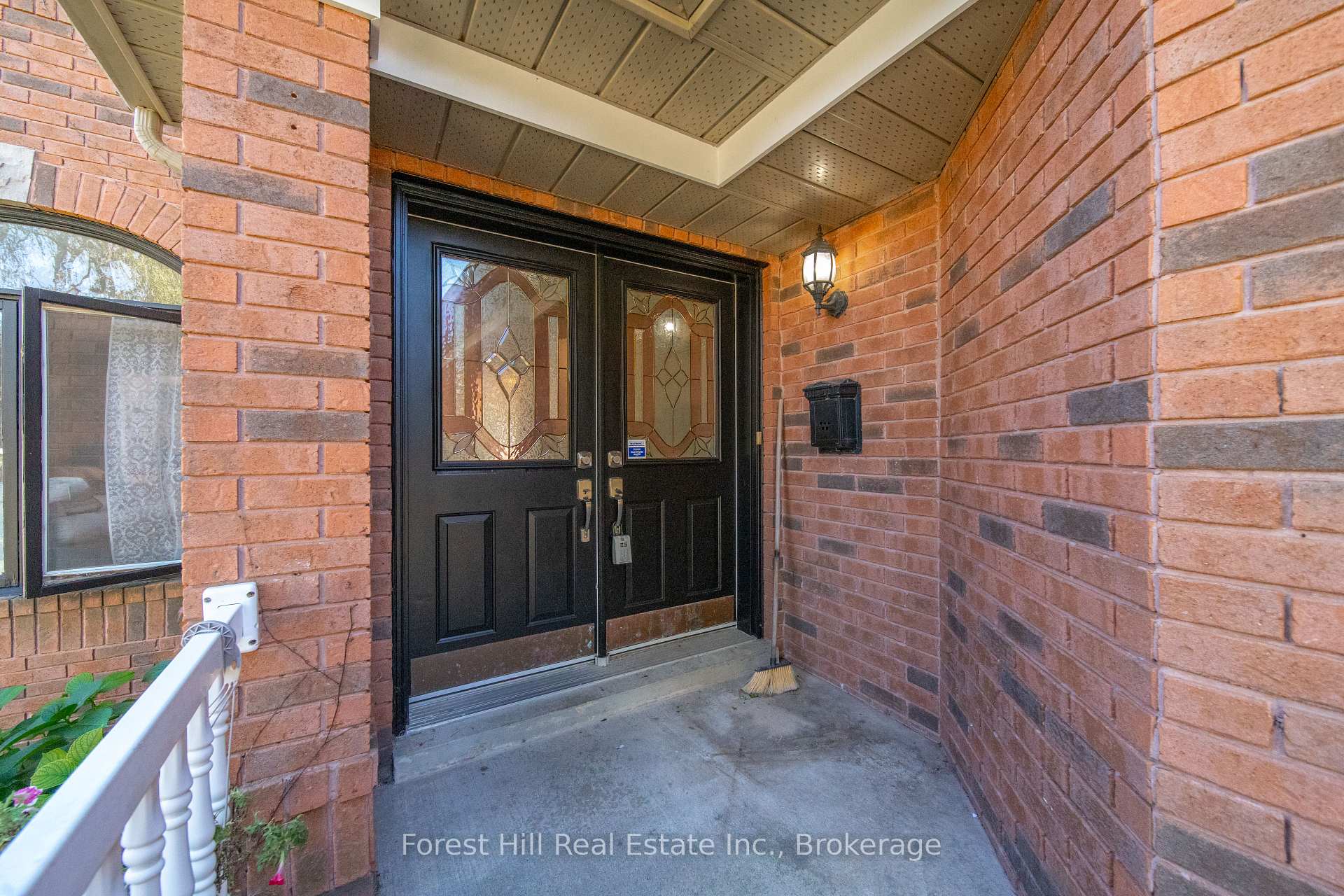 Photo 5 of 65 Heathfield Crescent, Hamilton, Waterdown — HOMEH