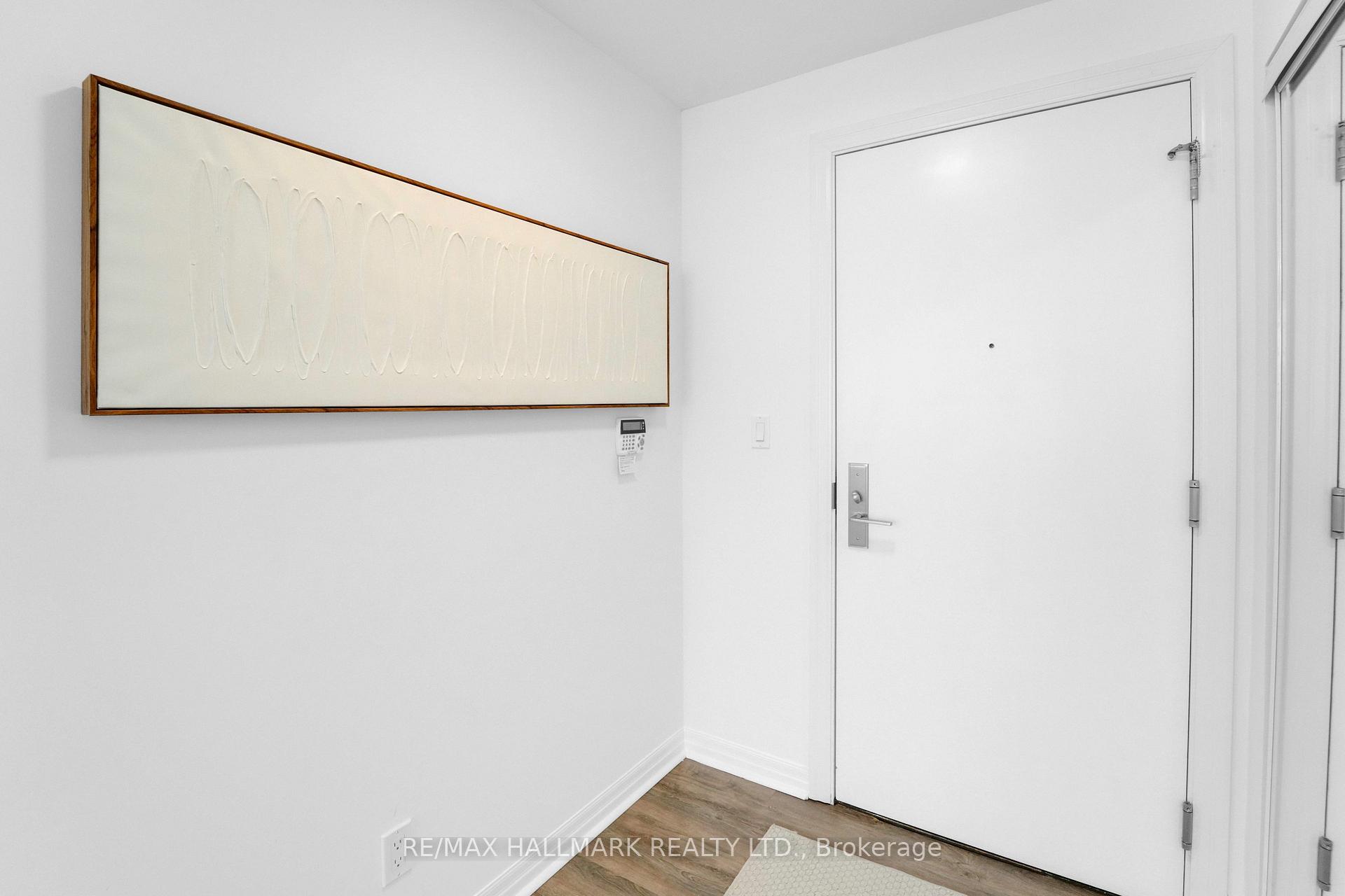 Photo 3 of Unit 207, 2015 Sheppard Avenue E, North York, Henry Farm — HOMEH