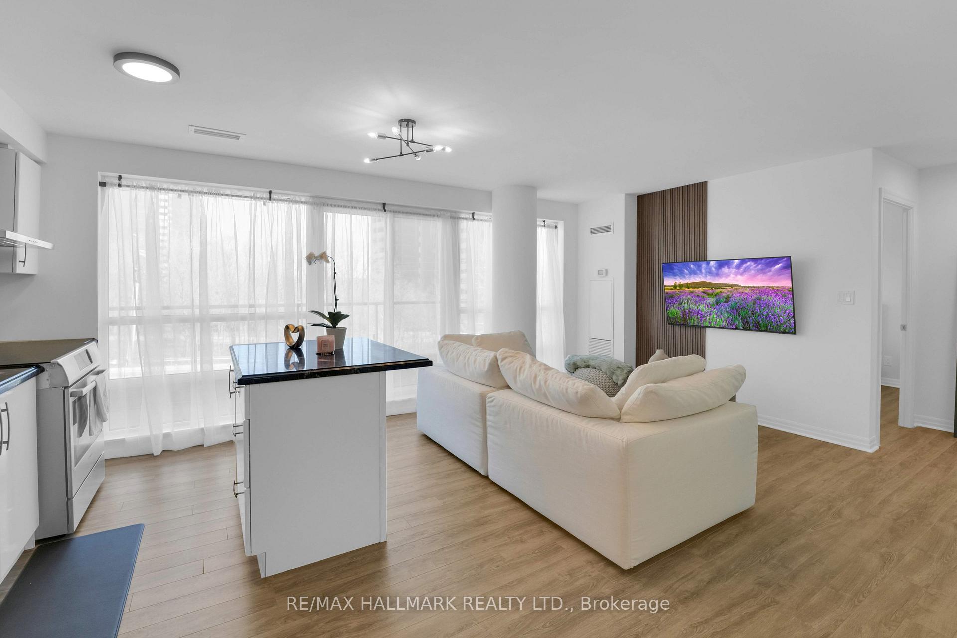 Photo 5 of Unit 207, 2015 Sheppard Avenue E, North York, Henry Farm — HOMEH