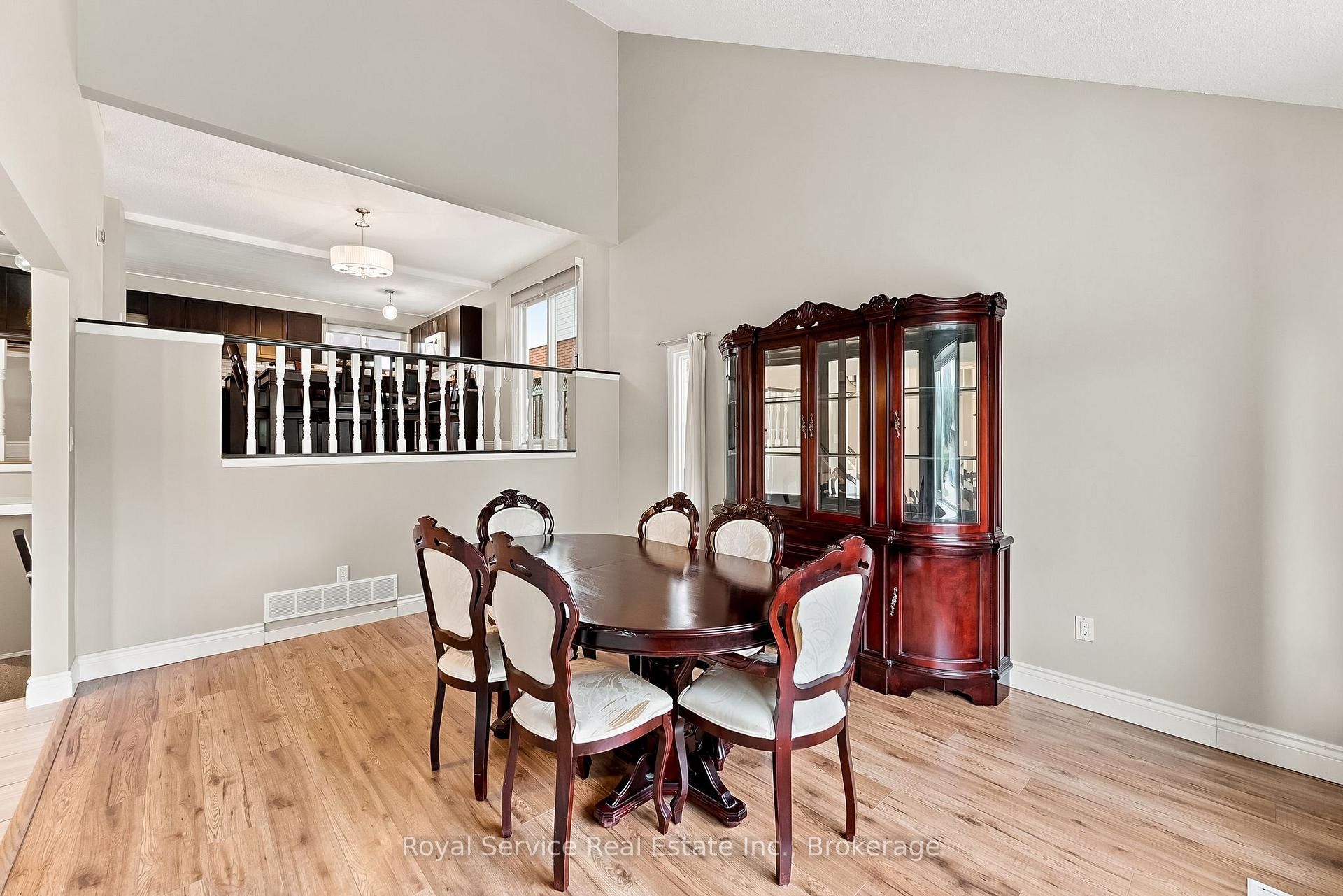 Photo 10 of 640 Hillcroft Street, Oshawa, Eastdale — HOMEH