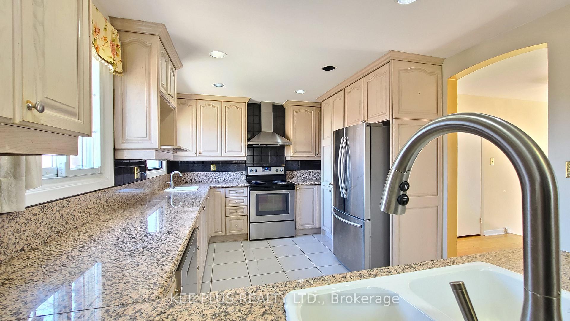 Photo of 424 Military Trail