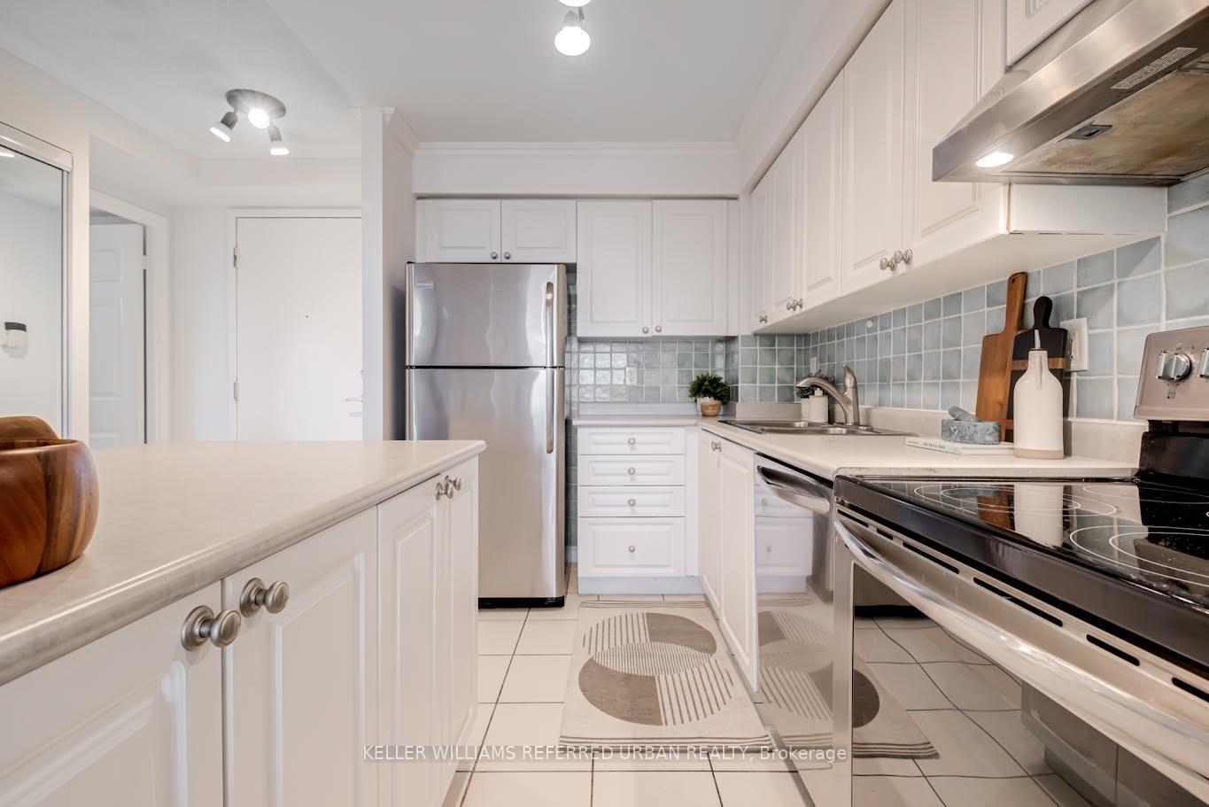 Photo 5 of Unit 706, 55 Strathaven Drive, Mississauga, Hurontario — HOMEH