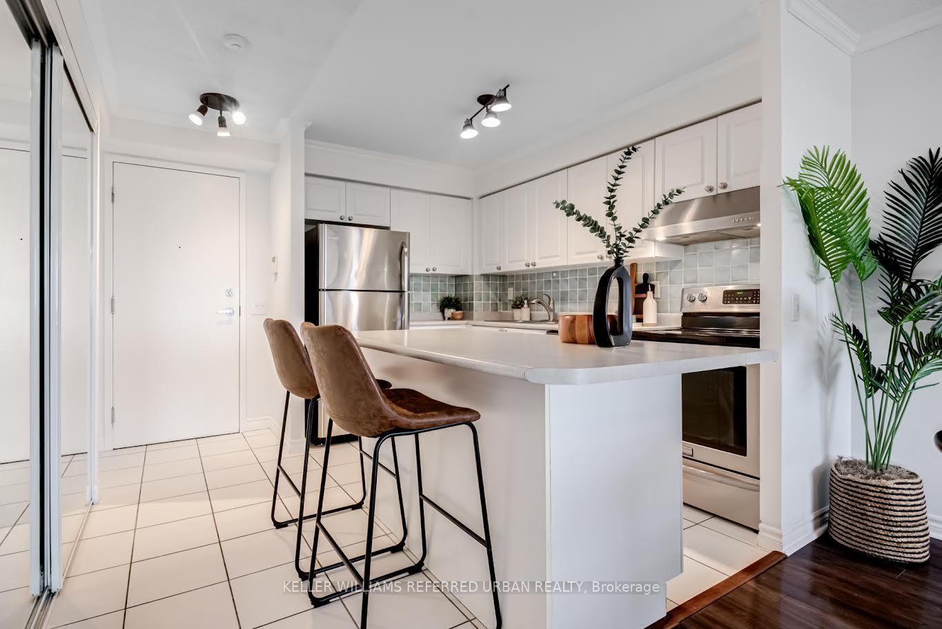 Photo 6 of Unit 706, 55 Strathaven Drive, Mississauga, Hurontario — HOMEH