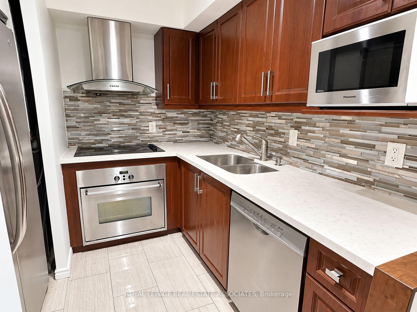 Photo 5 of Unit 1805, 55 Centre Avenue, Toronto, Bay Street Corridor — HOMEH
