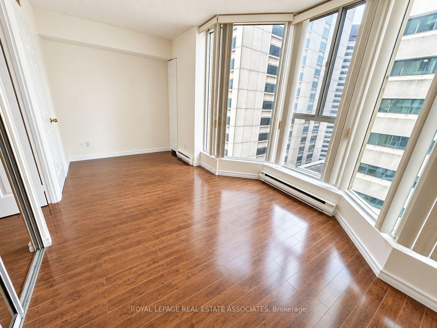 Photo 7 of Unit 1805, 55 Centre Avenue, Toronto, Bay Street Corridor — HOMEH