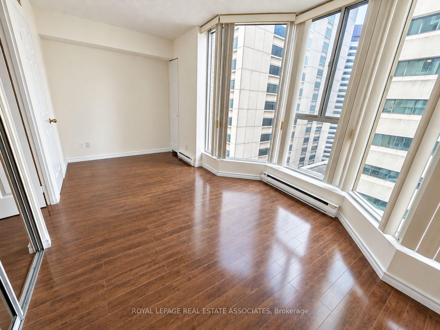 Photo 8 of Unit 1805, 55 Centre Avenue, Toronto, Bay Street Corridor — HOMEH