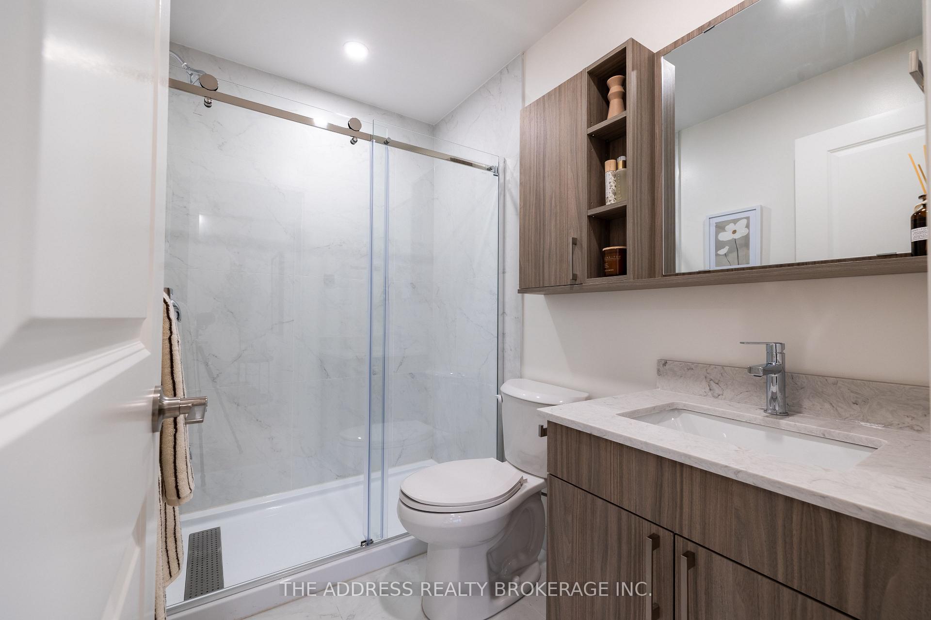 Photo 14 of Unit 710, 40 King Street W, Oshawa, Central — HOMEH